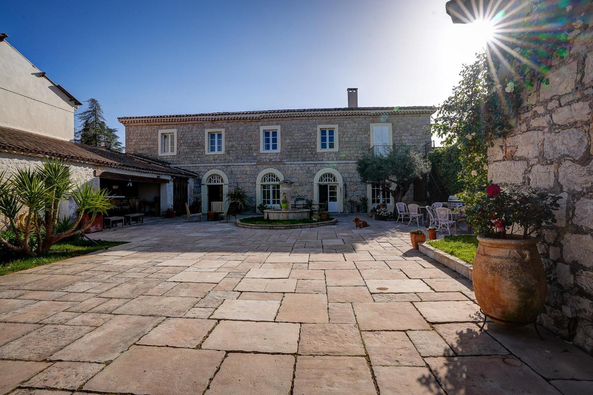 Отель La Bastide Du Castellet Ле-Кастелле Экстерьер фото