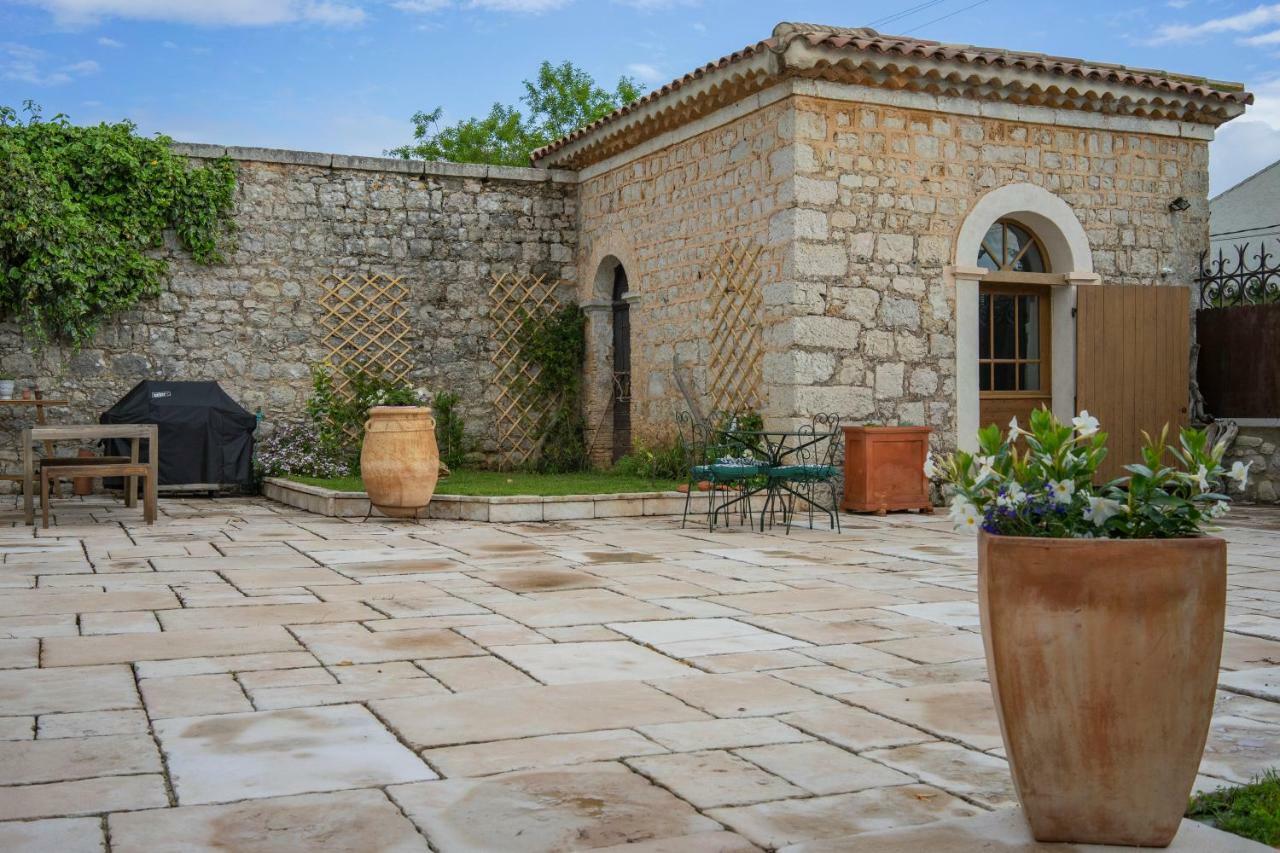 Отель La Bastide Du Castellet Ле-Кастелле Экстерьер фото